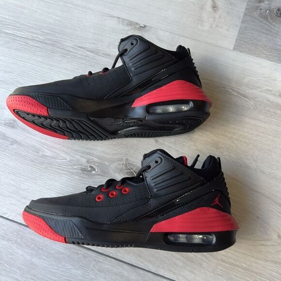 Nike Air JORDAN Jordan Max Aura 5 Shoes black/red size 7 NWT in Box - Picture 6 of 10